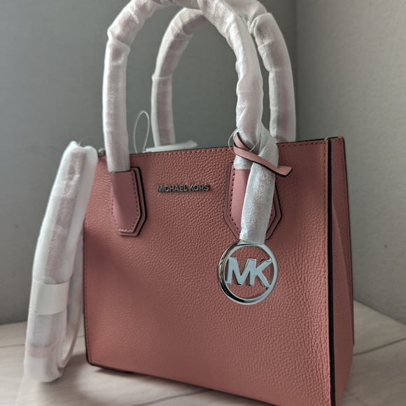 NWT Michael Kors Mercer Medium Pebbled Leather Crossbody Bag Primrose/Silver - Picture 4 of 5